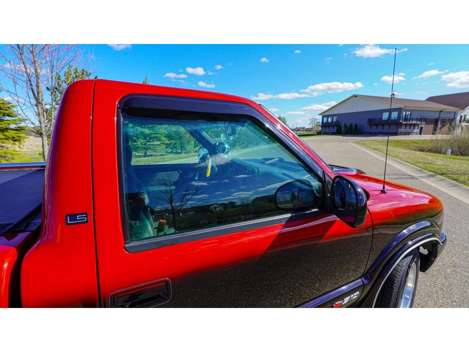 1997 Chevrolet S-10 - Image 22 of 31