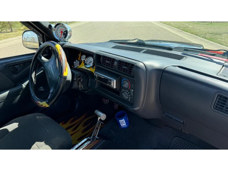 1997 Chevrolet S-10 - Image 4 of 31