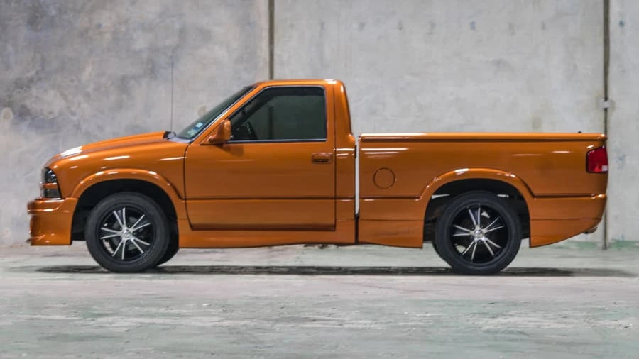 1997 Chevrolet S-10 - Image 2 of 12