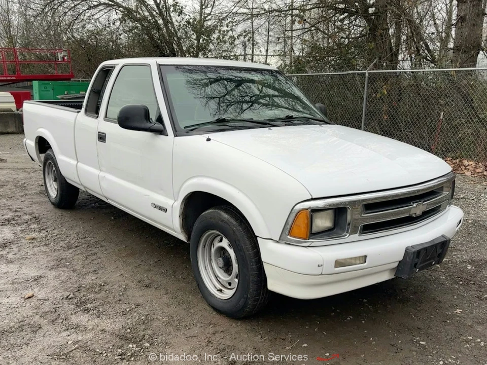 1997 Chevrolet S-10 - Image 2 of 12