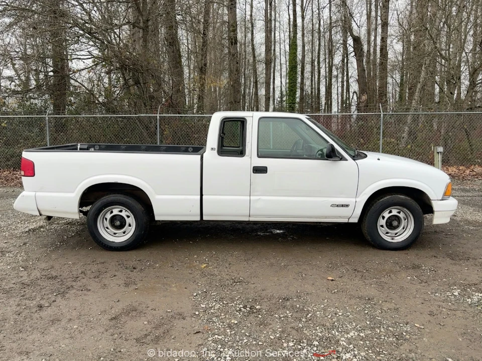 1997 Chevrolet S-10 - Image 6 of 12