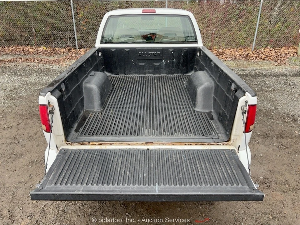 1997 Chevrolet S-10 - Image 9 of 12