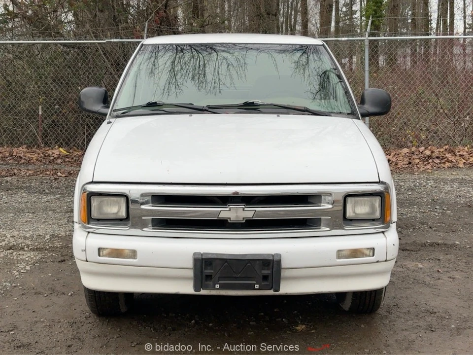 1997 Chevrolet S-10 - Image 7 of 12