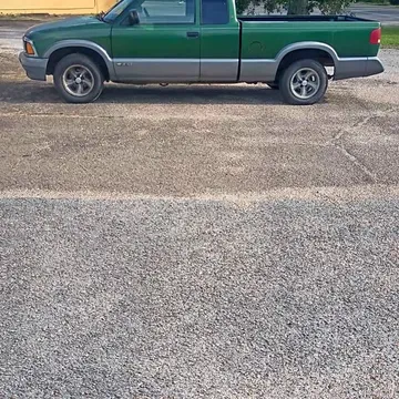 1997 Chevrolet S10 Extended Cab LS Pickup 3D 6 ft