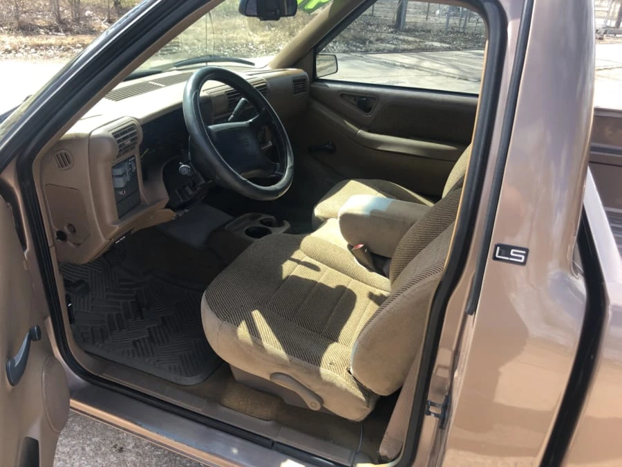 1997 Chevrolet S-10 - Image 12 of 14