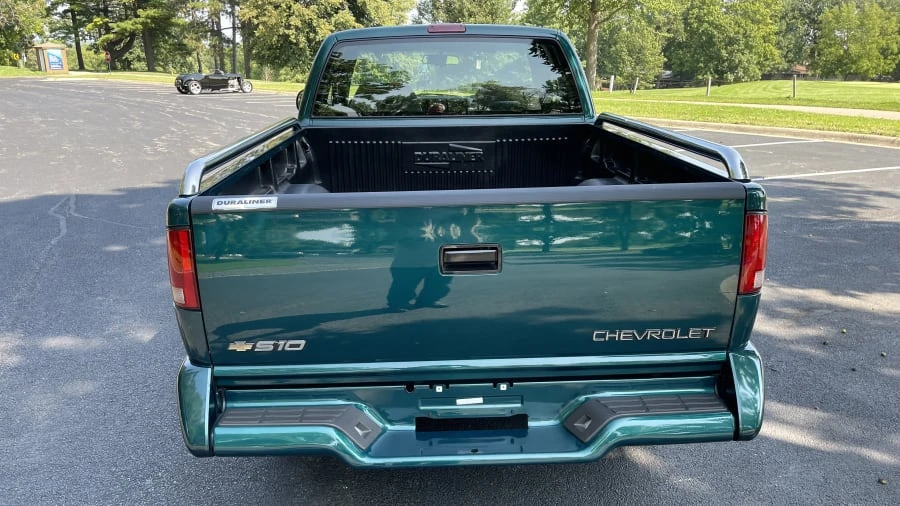 1997 Chevrolet S-10 - Image 2 of 25
