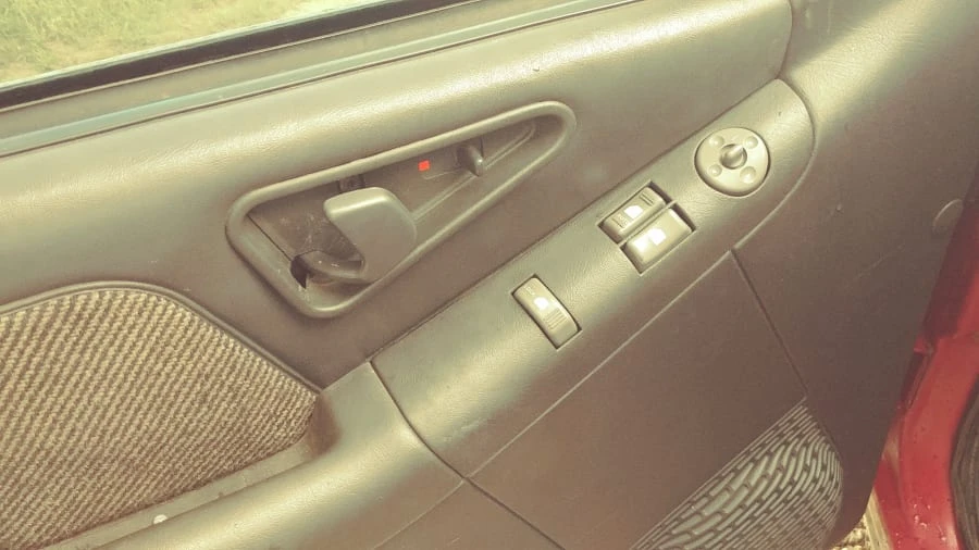 1997 Chevrolet S-10 - Image 6 of 10
