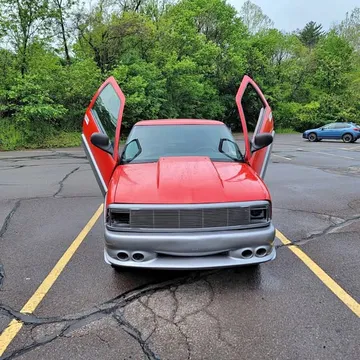 1997 Chevrolet S10 Regular Cab · Short Bed