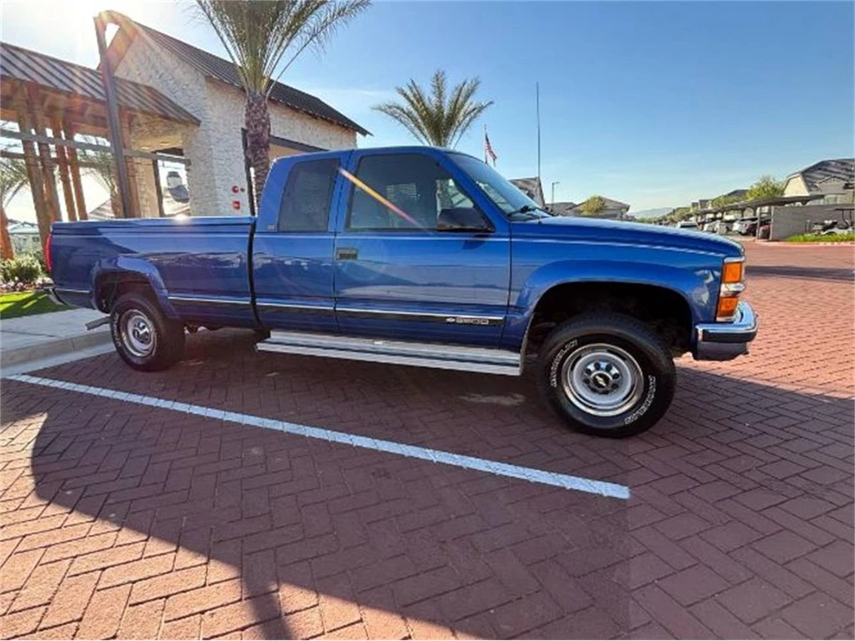 1997 Chevrolet Silverado - Image 11 of 12
