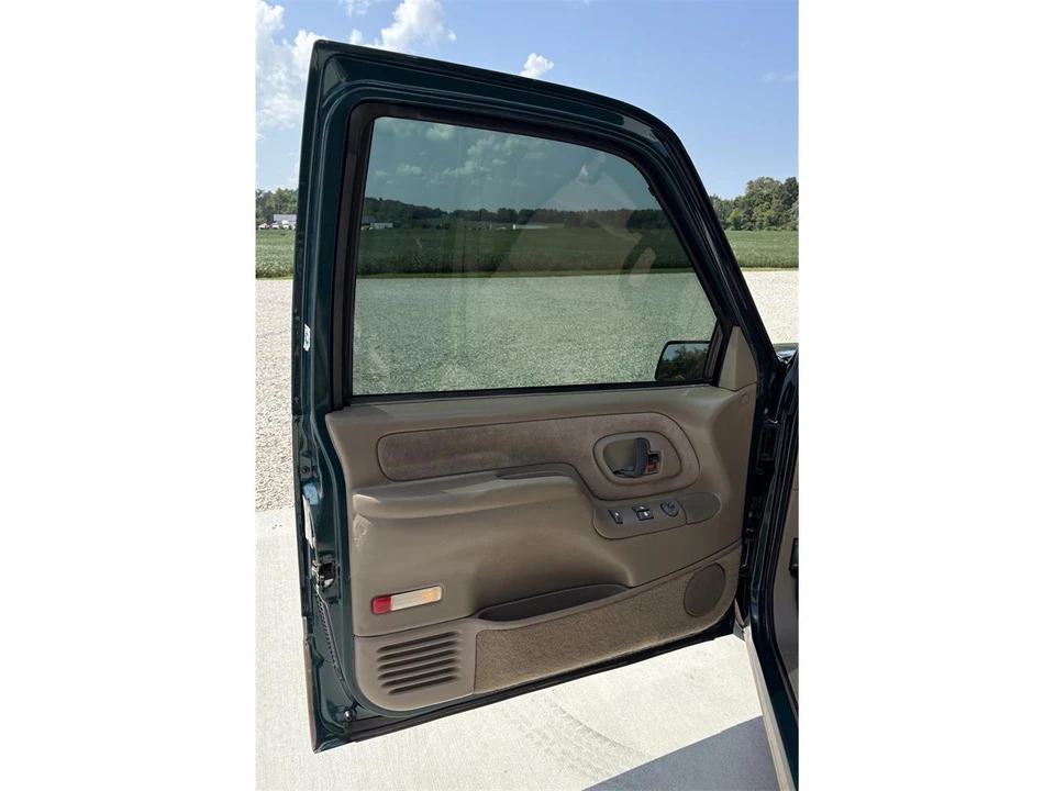 1997 Chevrolet C/K 4th Gen - Image 11 of 31