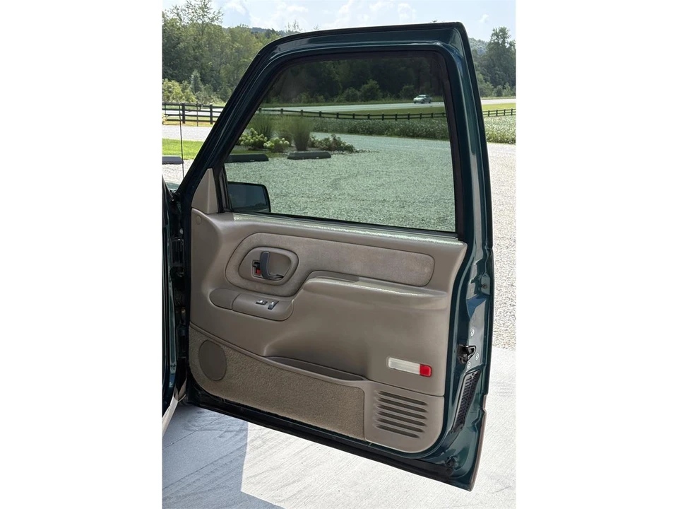 1997 Chevrolet C/K 4th Gen - Image 17 of 31