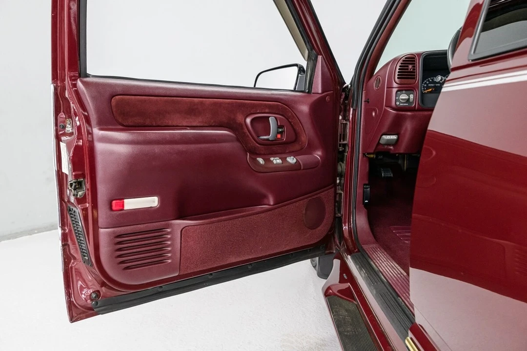 1997 Chevrolet Silverado 1st Gen - Image 10 of 12