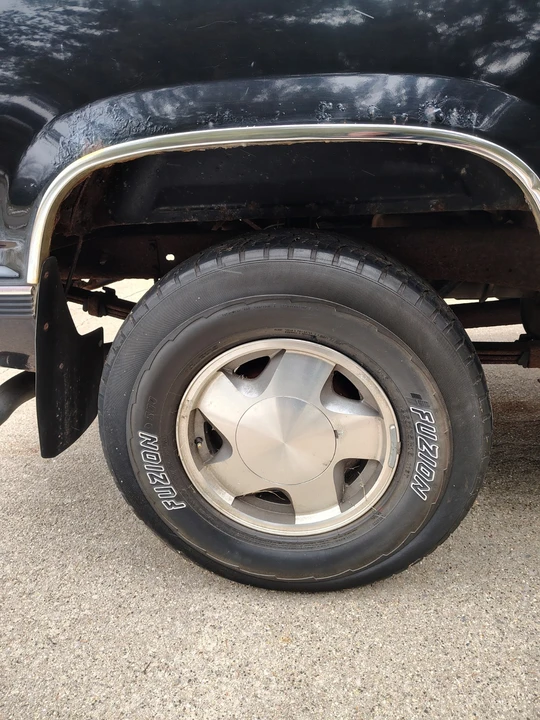 1997 Chevrolet Silverado - Image 5 of 19