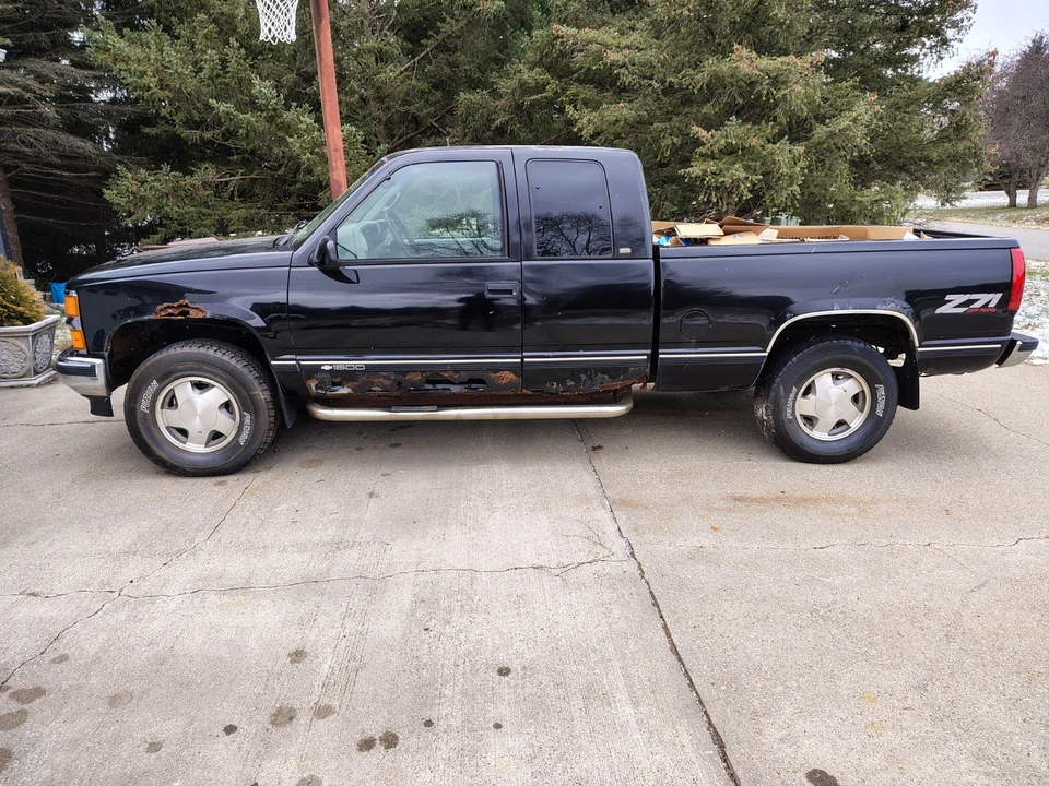 1997 Chevrolet Silverado - Image 2 of 19
