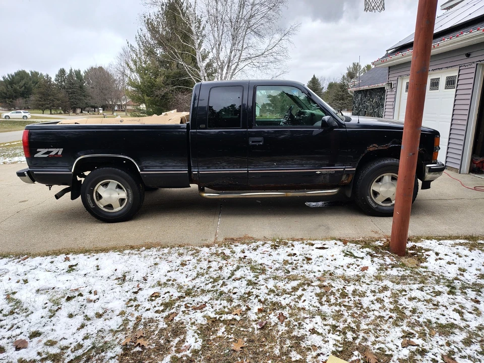 1997 Chevrolet Silverado - Image 4 of 19