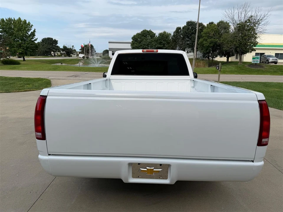 1997 Chevrolet Silverado - Image 7 of 31