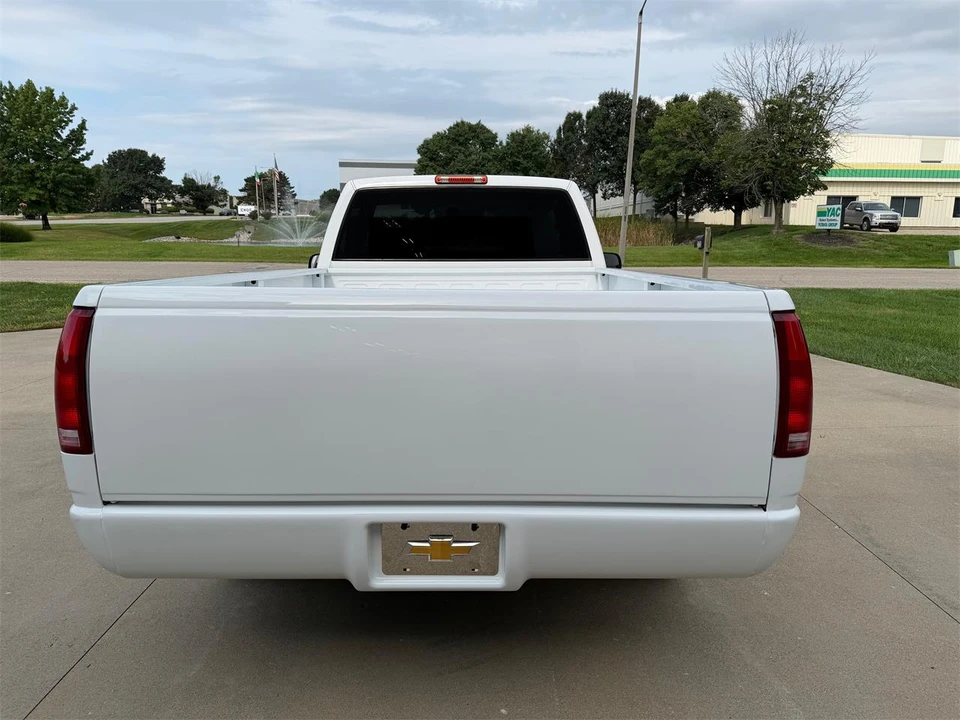 1997 Chevrolet Silverado - Image 12 of 31