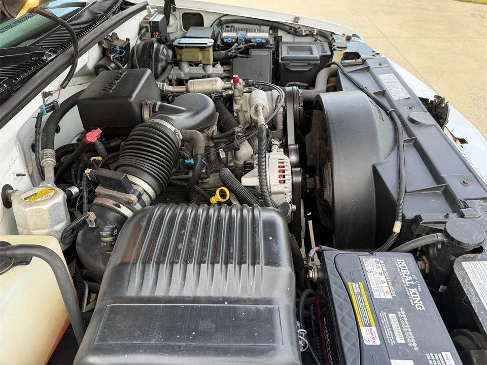 1997 Chevrolet Silverado - Image 20 of 31