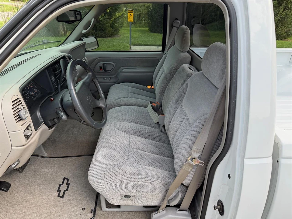 1997 Chevrolet Silverado - Image 22 of 31
