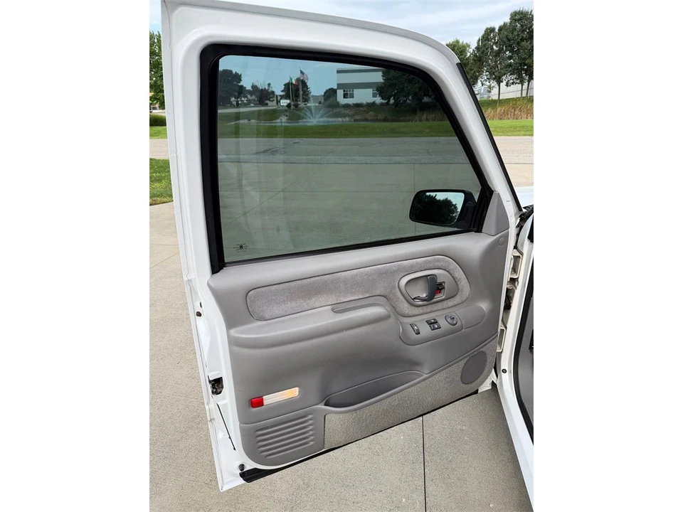 1997 Chevrolet Silverado - Image 23 of 31
