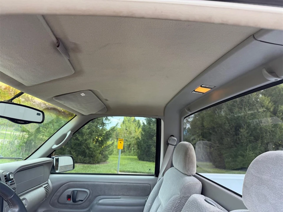1997 Chevrolet Silverado - Image 25 of 31
