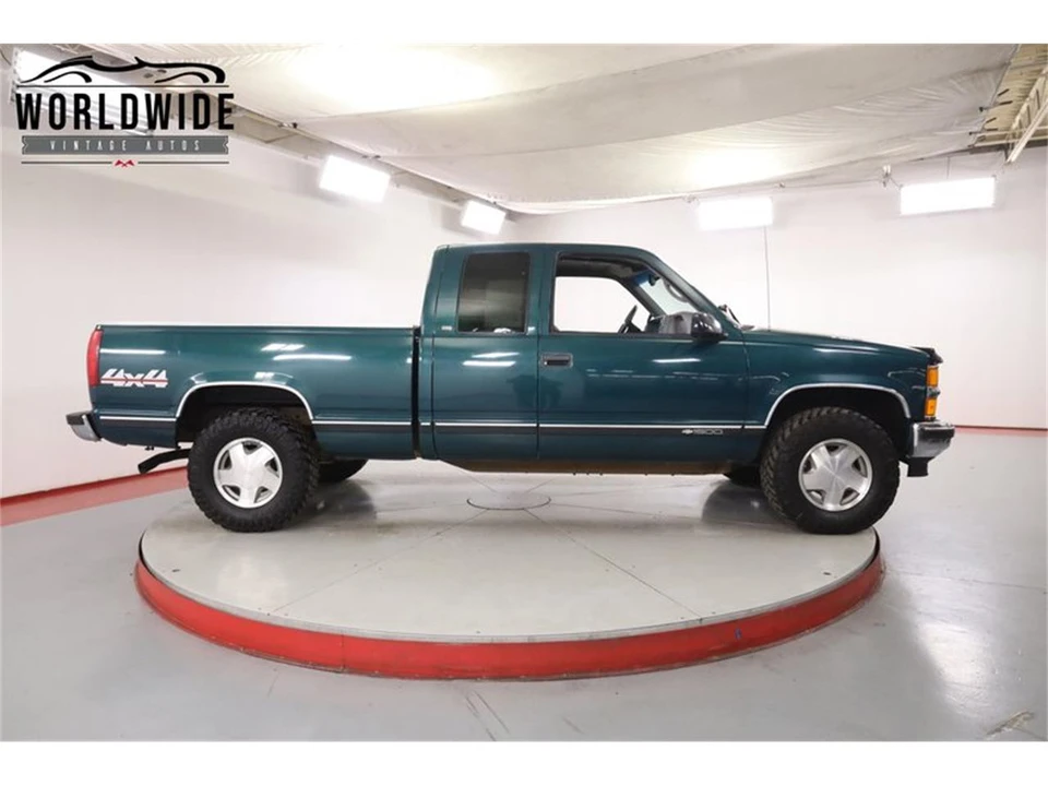 1997 Chevrolet Silverado - Image 4 of 31