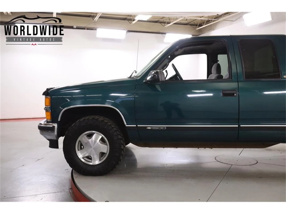 1997 Chevrolet Silverado - Image 7 of 31