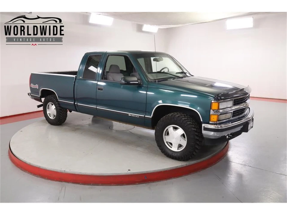 1997 Chevrolet Silverado - Image 2 of 31