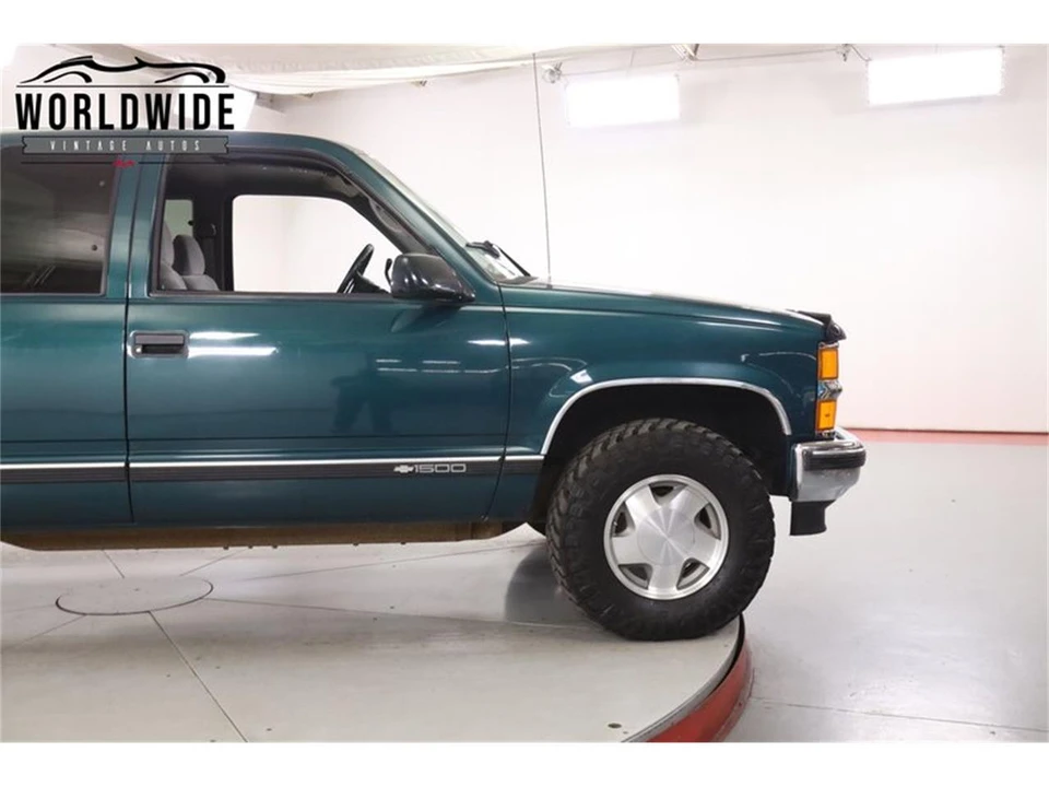 1997 Chevrolet Silverado - Image 8 of 31
