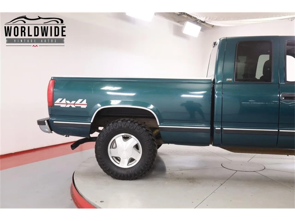 1997 Chevrolet Silverado - Image 9 of 31