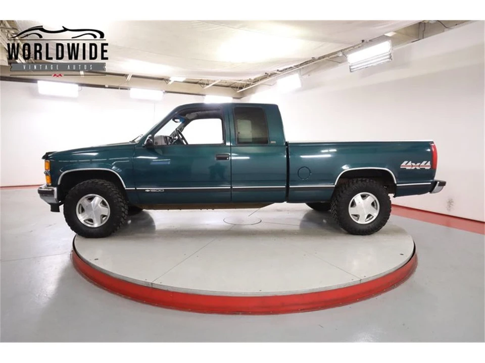 1997 Chevrolet Silverado - Image 3 of 31