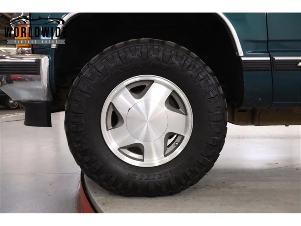 1997 Chevrolet Silverado - Image 12 of 31