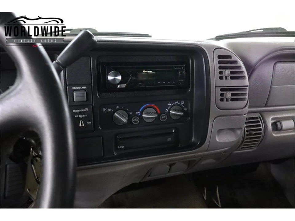1997 Chevrolet Silverado - Image 30 of 31