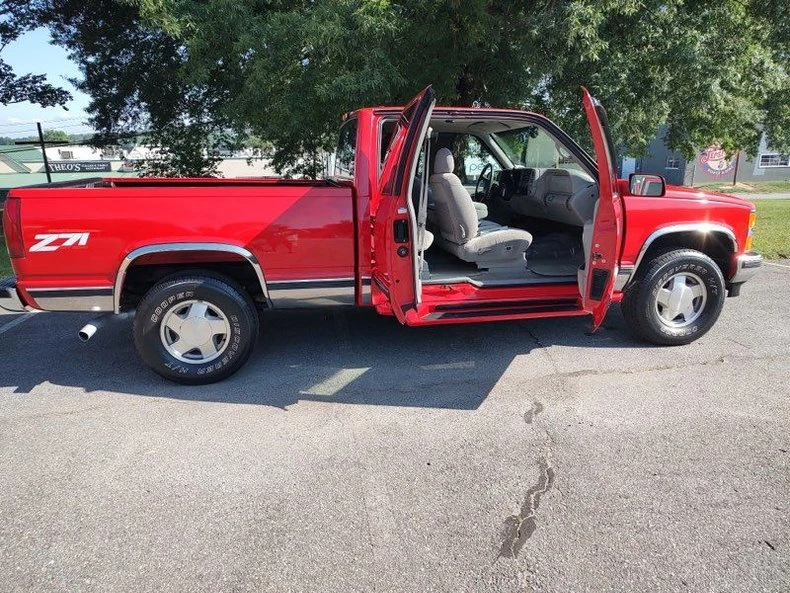 1997 Chevrolet Silverado - Image 7 of 17