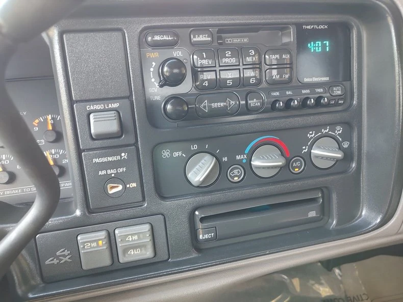 1997 Chevrolet Silverado - Image 13 of 17