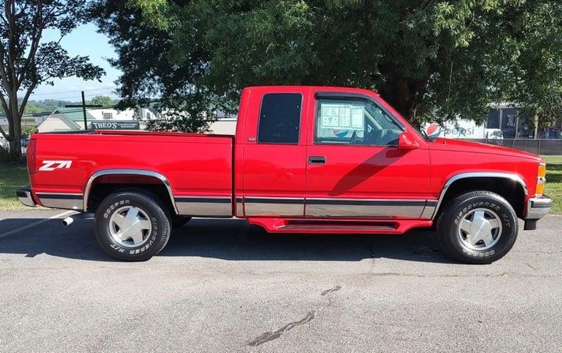 1997 Chevrolet Silverado - Image 2 of 17