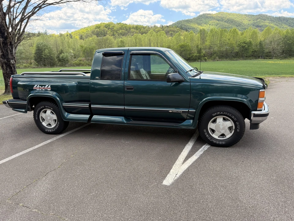 1997 Chevrolet C/K 4th Gen - Image 2 of 10