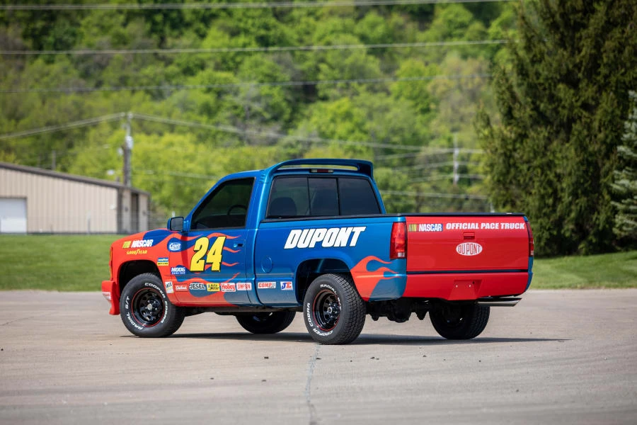 1997 Chevrolet Silverado - Image 16 of 26