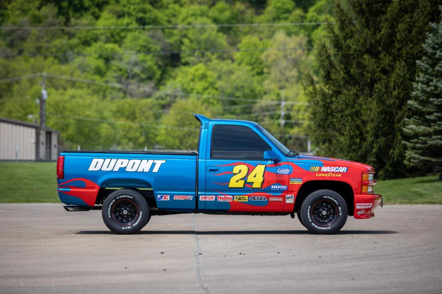 1997 Chevrolet Silverado - Image 2 of 26