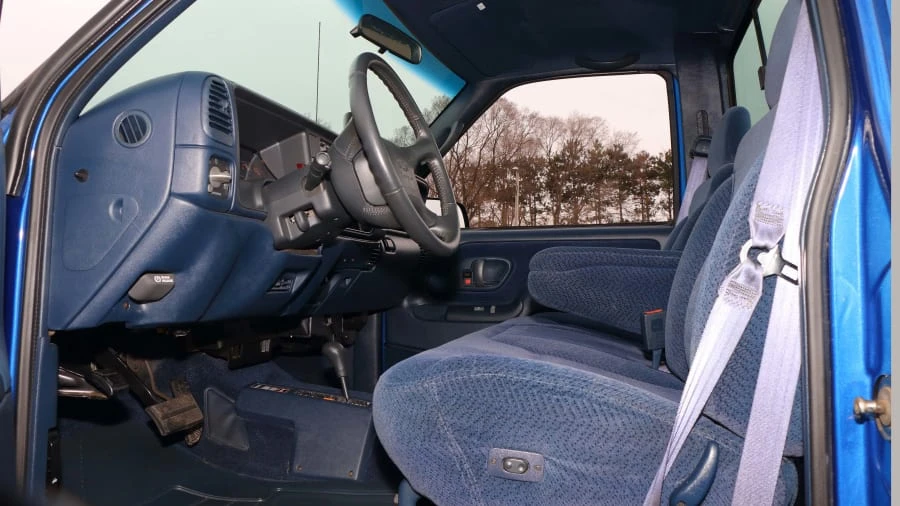 1997 Chevrolet Silverado - Image 4 of 12