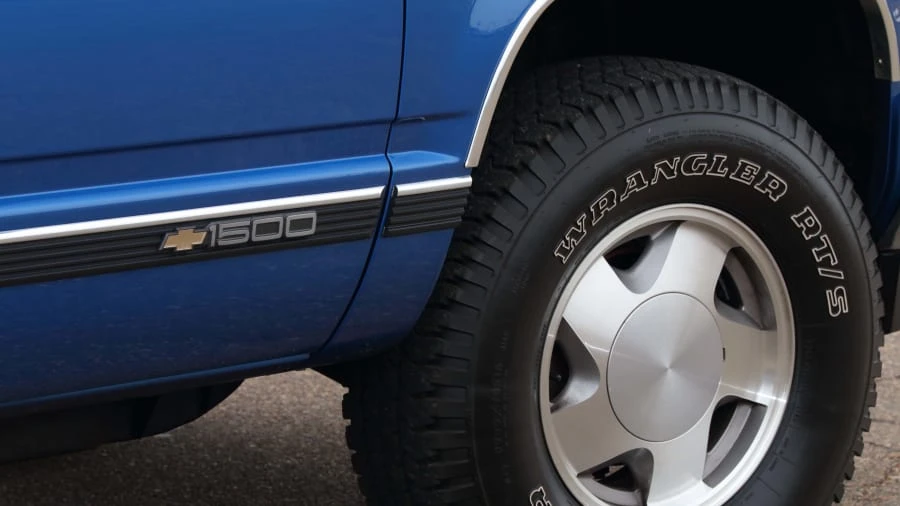 1997 Chevrolet Silverado - Image 11 of 12