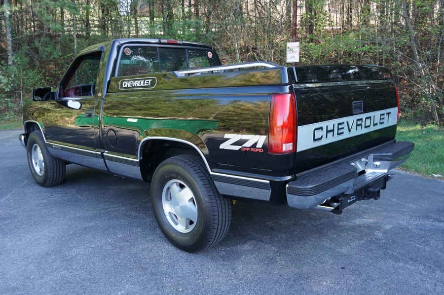 1997 Chevrolet Silverado - Image 3 of 31