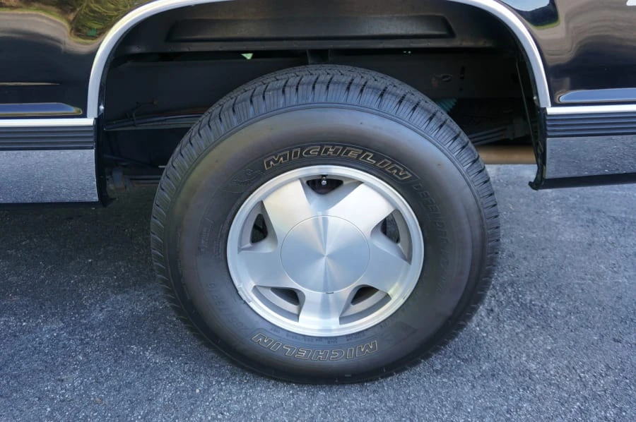 1997 Chevrolet Silverado - Image 12 of 31