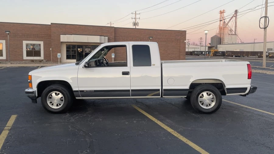 1997 Chevrolet Silverado - Image 2 of 8