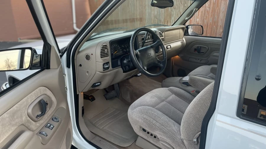 1997 Chevrolet Silverado - Image 4 of 8