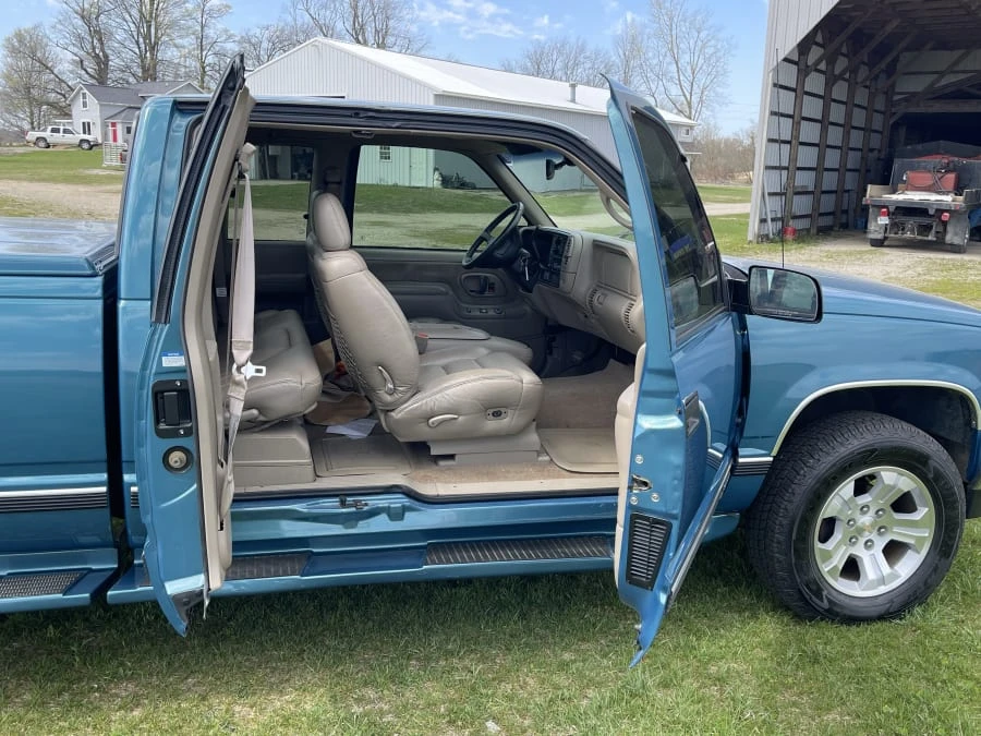1997 Chevrolet Silverado - Image 8 of 11