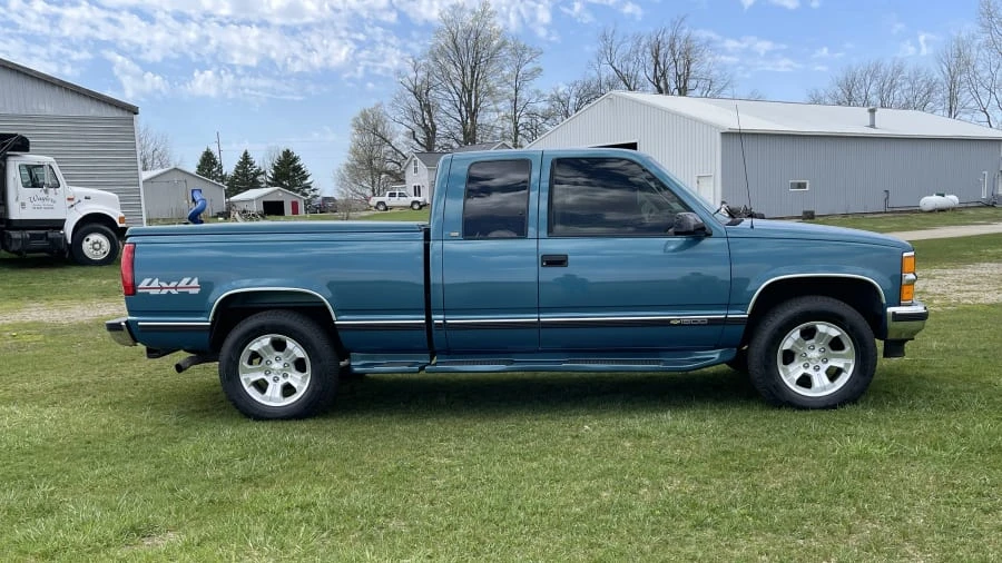 1997 Chevrolet Silverado - Image 2 of 11