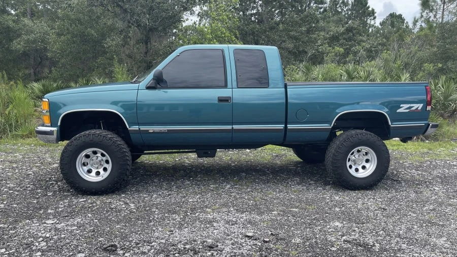 1997 Chevrolet Silverado - Image 2 of 16