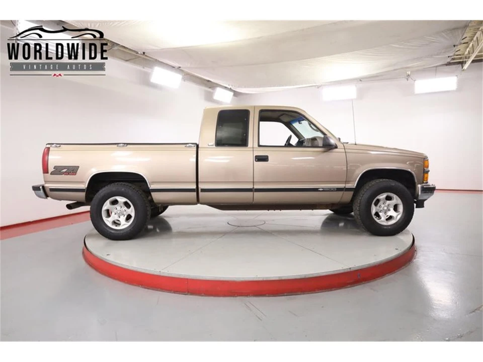 1997 Chevrolet C/K 4th Gen - Image 4 of 31