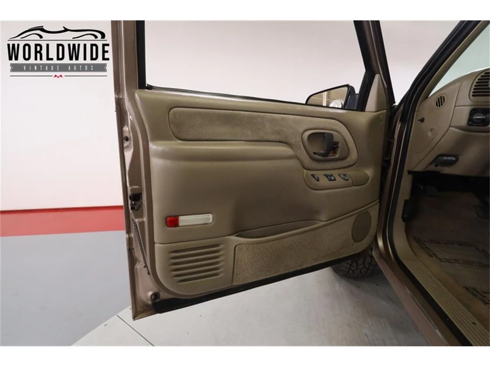 1997 Chevrolet C/K 4th Gen - Image 25 of 31